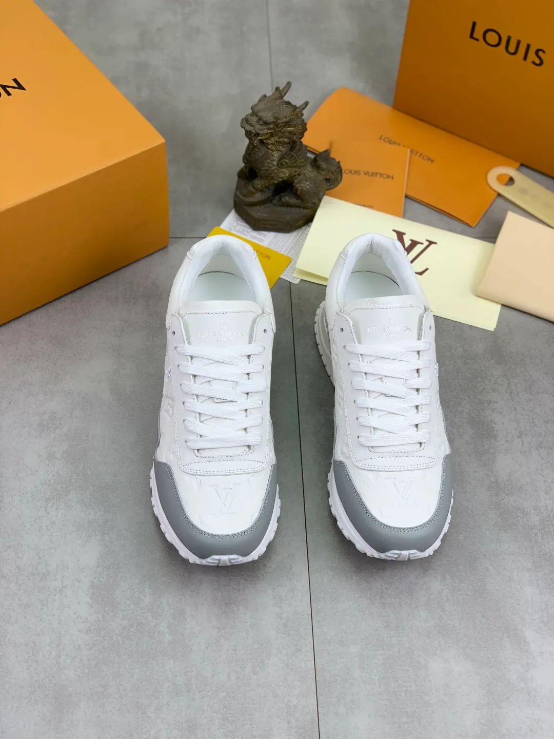 Men's men's shoes 💰P680 new style 💶[LOUIS VUITTON] (original order) new style 🍀LV Louis Vuitton * - top version of LV classic trendy shoes! Made of imported original cowhide and water-dyed cowhide lining. The latest original wear-resistant rubber combination outsole! High quality products! Multiple colors available, code number: 38-44 (45 46 customized)